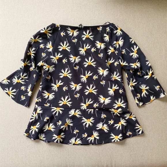 🌼 Banana Republic Flutter Sleeve Daisy Top - Picture 4 of 8